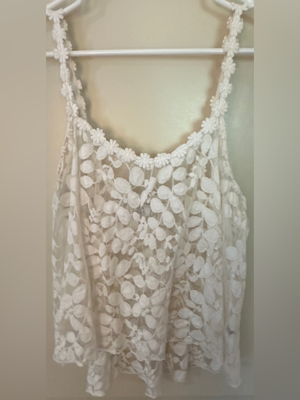 Forever 21 white petal lace sheer tank womens sz large